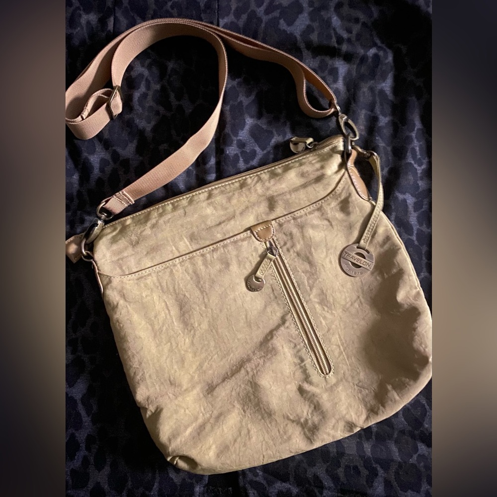 3/$15 Travelon bag - Picture 1 of 7